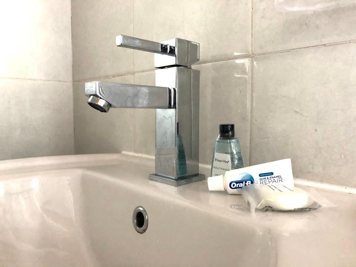 Entire In With Free Parking And A Private Patio Garden *