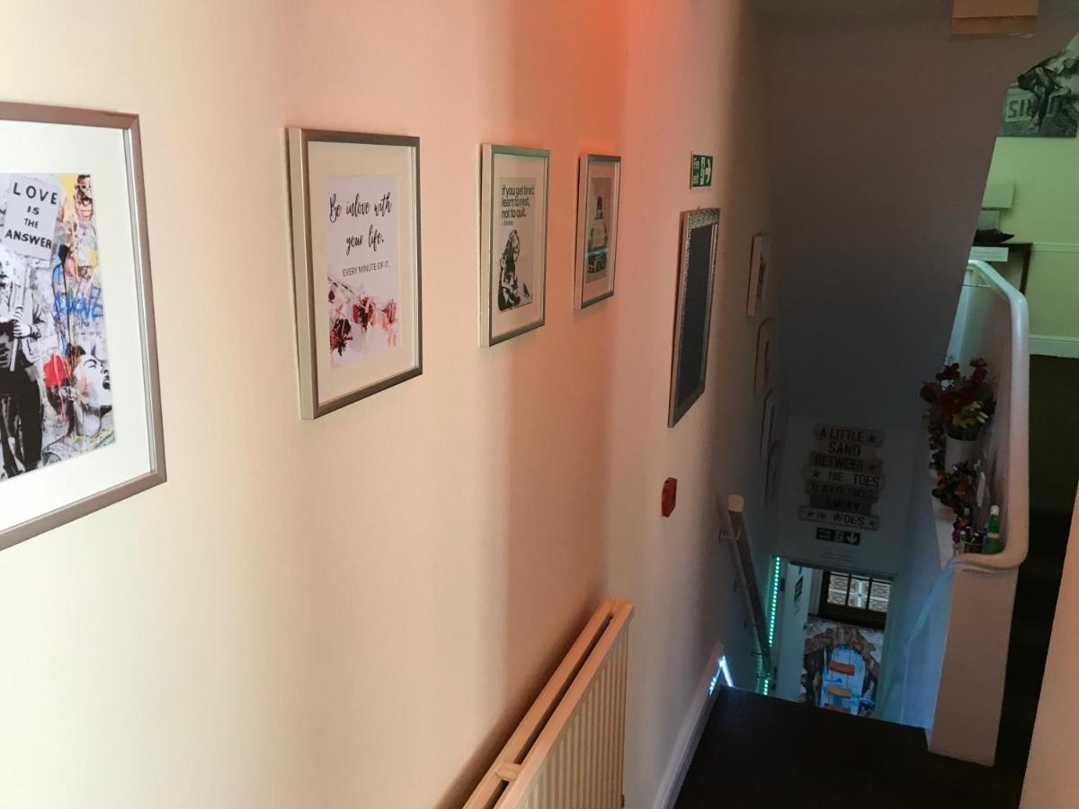 Victoria House - Self Catering Quiet - Adult Singles And Couples Only