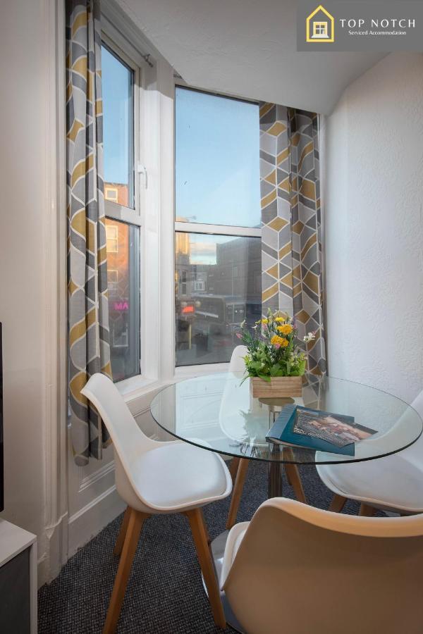 2 Bedroom At , Top Notch Serviced , Free Wifi Apartment Blackpool