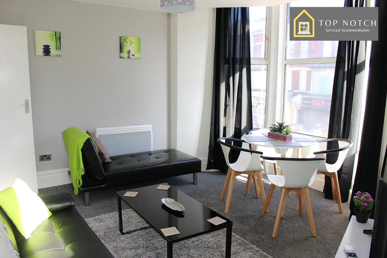 2 Bedroom At , Top Notch Serviced , Free Wifi * Blackpool