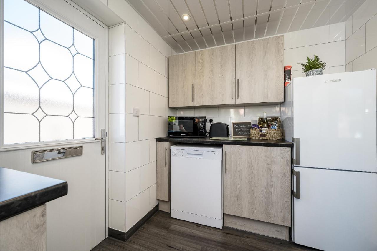 Buttercup Bungalow In Holiday home