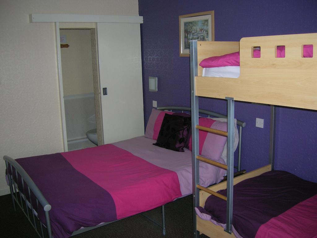 Heywood House Hotel 3*