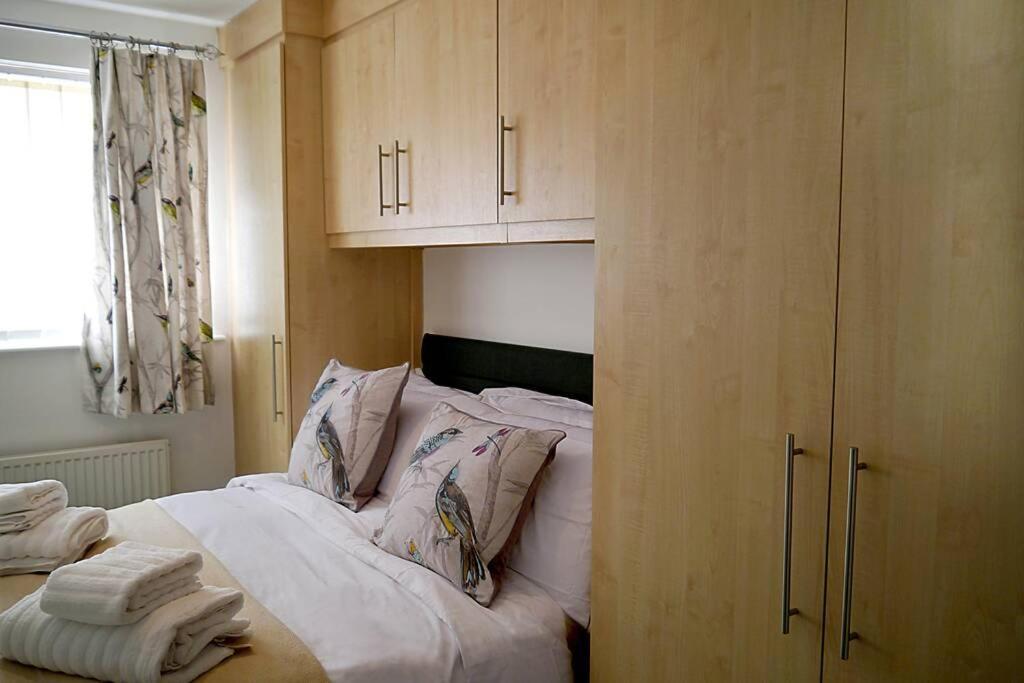 Bee Bungalow In *