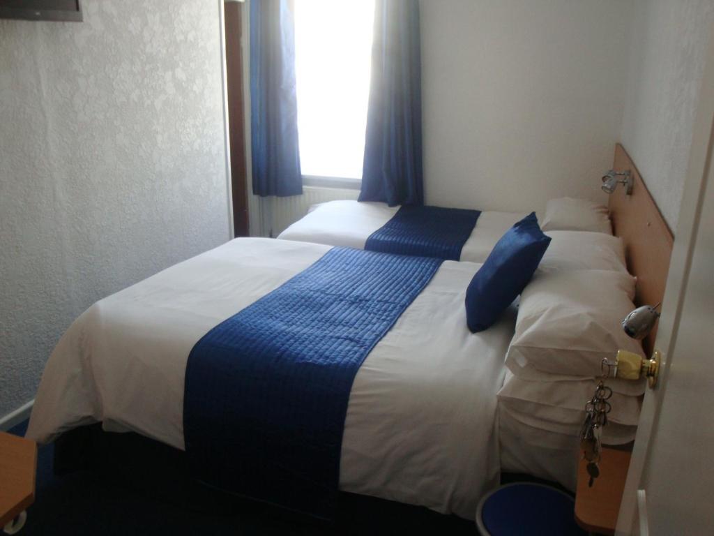 Hotel The Sandhurst 2*