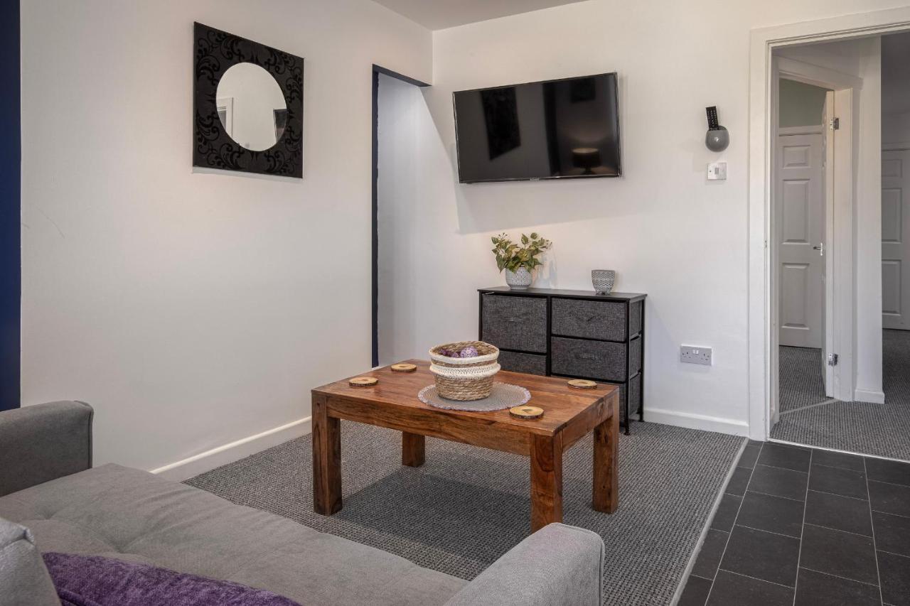02 Holmfield Apartment *