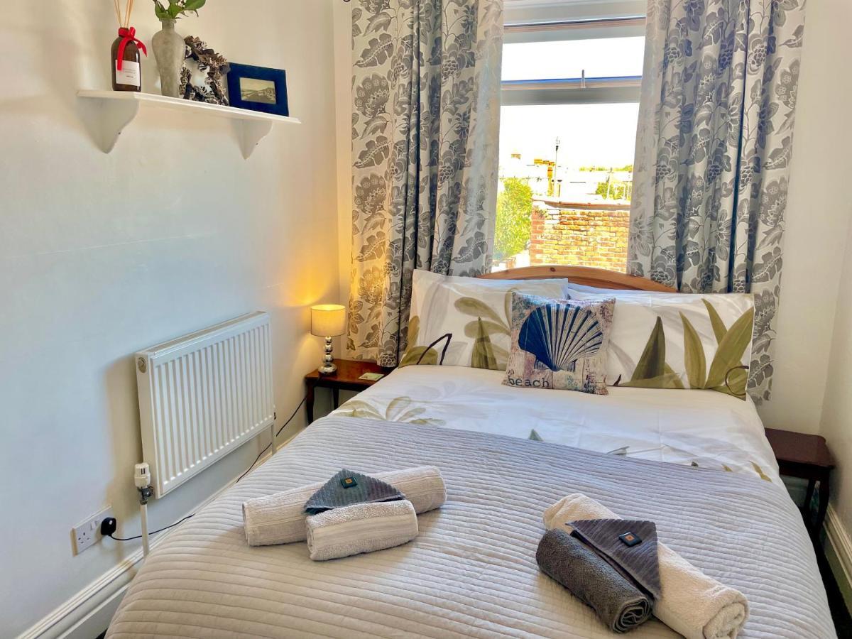 Entire In With Free Parking And A Private Patio Garden Holiday home