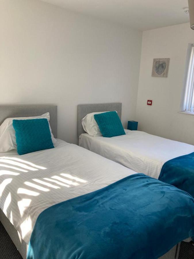 Coast Station Road Apartment *
