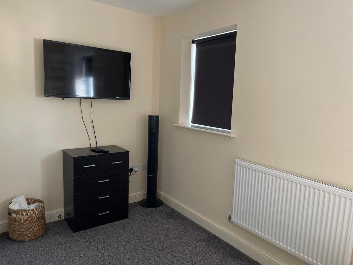 Holiday home Cheerful 3 Bedroom Town House With Hot Tub *