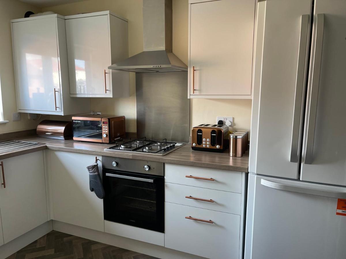 Cheerful 3 Bedroom Town House With Hot Tub Holiday home Blackpool