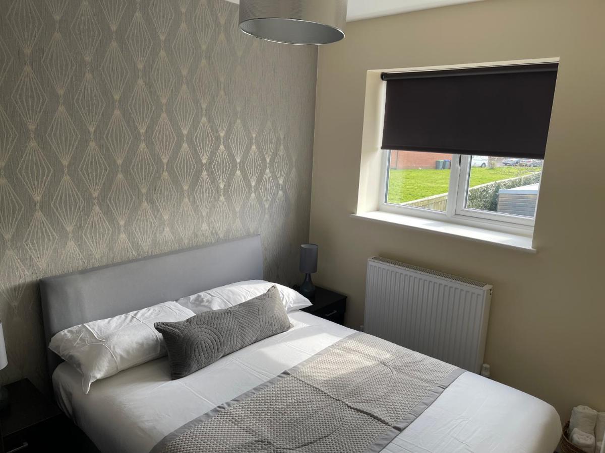 Holiday home Cheerful 3 Bedroom Town House With Hot Tub