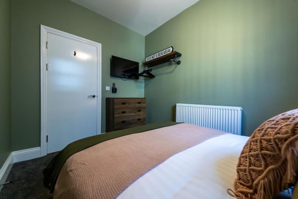 Veyron - Part Of The V Group Apartment