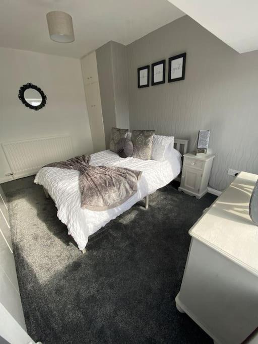 New 3 Bedroom Family With Outdoor Living * Blackpool