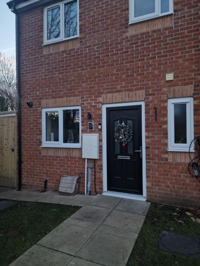 Cheerful 3 Bedroom Town House With Hot Tub Holiday home *