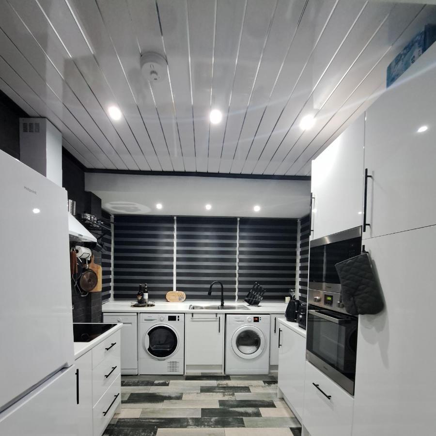 Family With Hot Tub , Family Groups Only * Blackpool