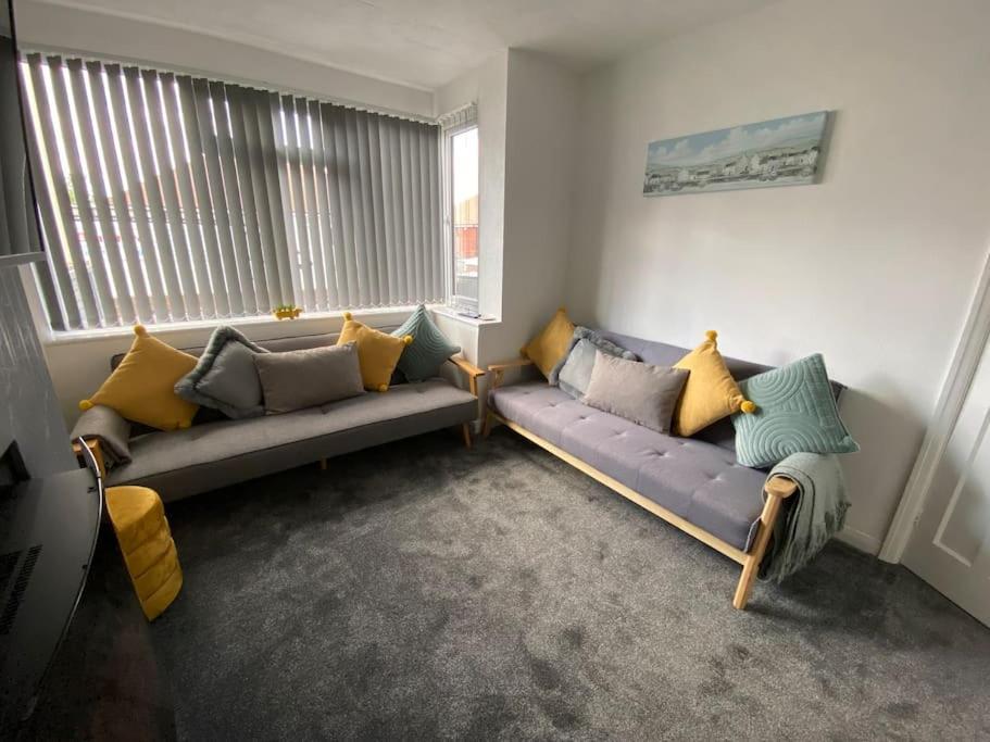 New 3 Bedroom Family With Outdoor Living *