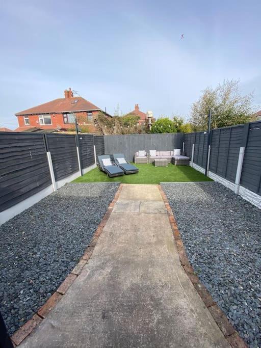 New 3 Bedroom Family With Outdoor Living *