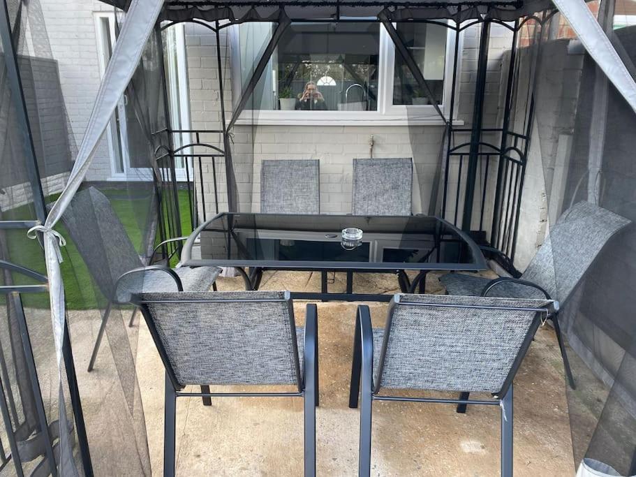Holiday home New 3 Bedroom Family With Outdoor Living *