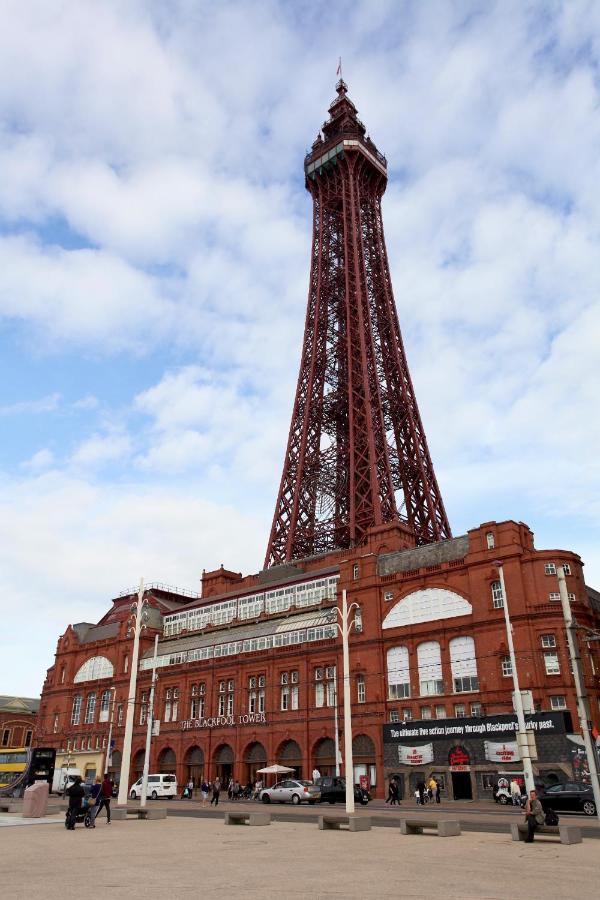 Pine Studio Apartment Blackpool