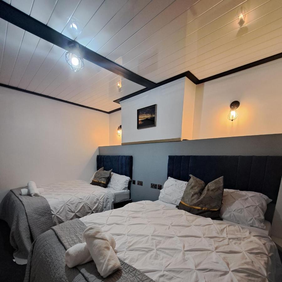 Family With Hot Tub , Family Groups Only Holiday home Blackpool