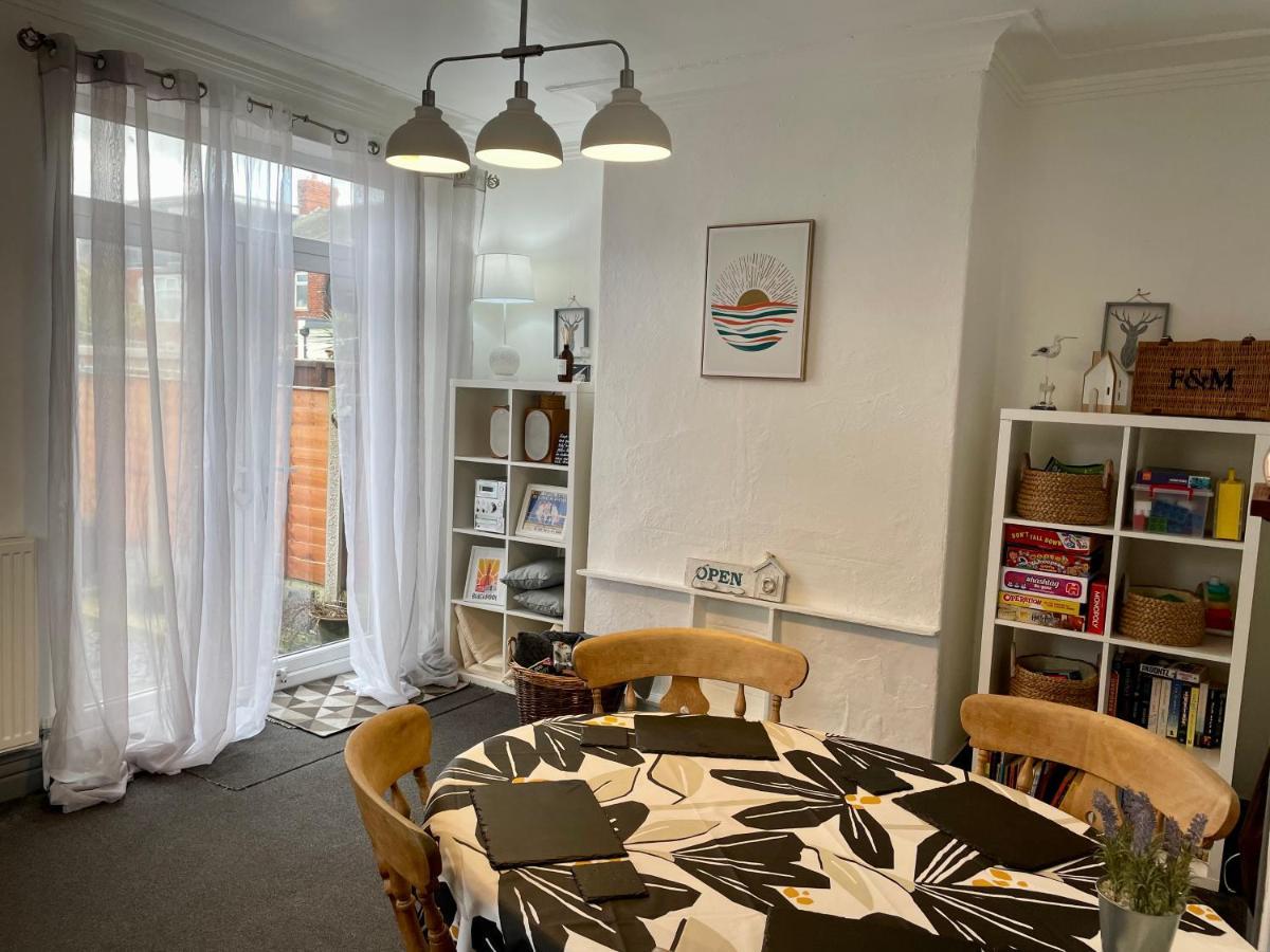 Entire In With Free Parking And A Private Patio Garden Blackpool