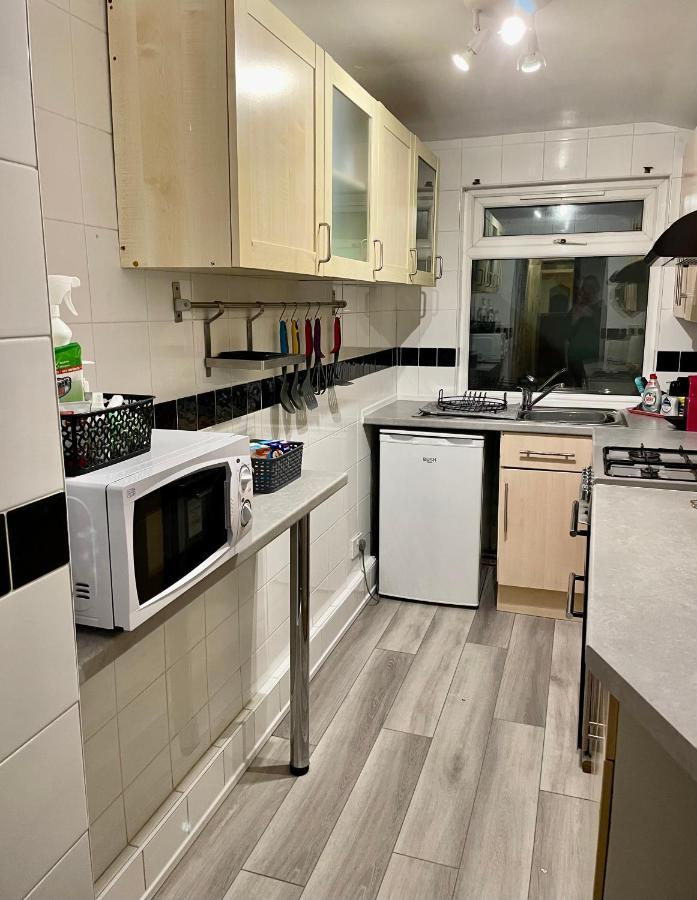 Entire In With Free Parking And A Private Patio Garden Holiday home