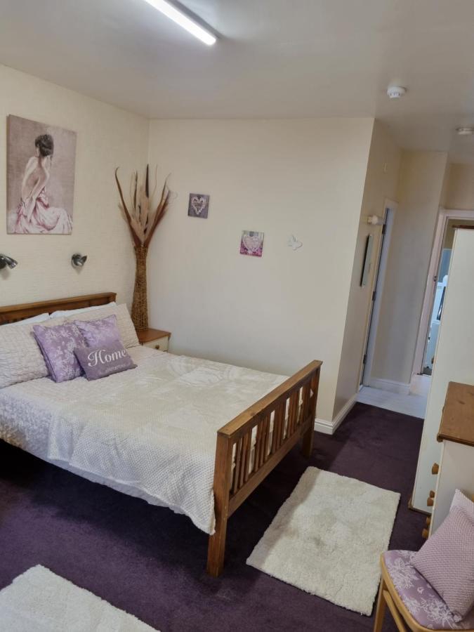 The New Sandygate Flats Apartment *