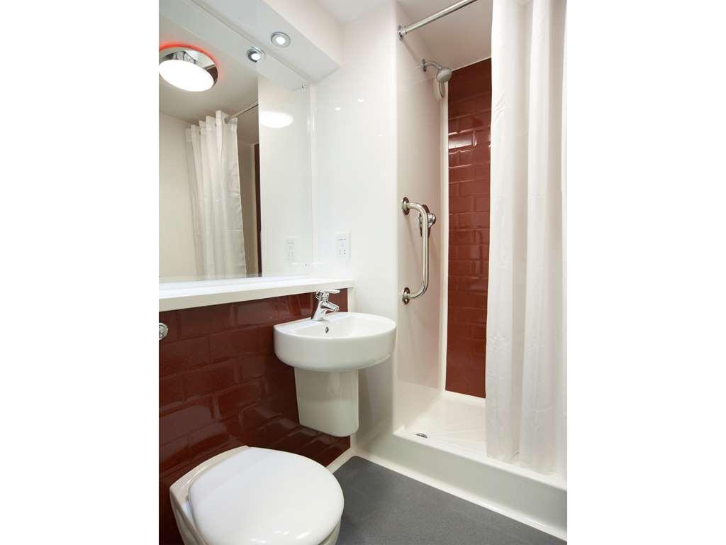 Travelodge South Shore Hotel 3*