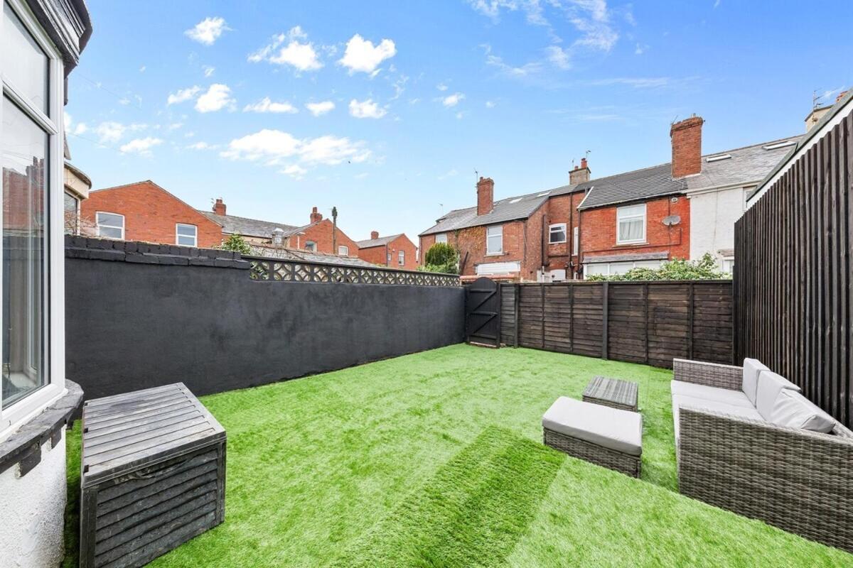 Luxury By The Sea, Beautiful 3 Bedroom House With Fast Wifi, King Bed, Lovely Garden! Blackpool's Finest Getaway Experience For Up To 8 Guests! * Blackpool
