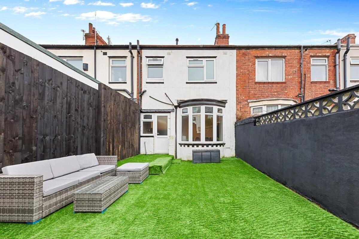 Holiday home Luxury By The Sea, Beautiful 3 Bedroom House With Fast Wifi, King Bed, Lovely Garden! Blackpool's Finest Getaway Experience For Up To 8 Guests! Blackpool