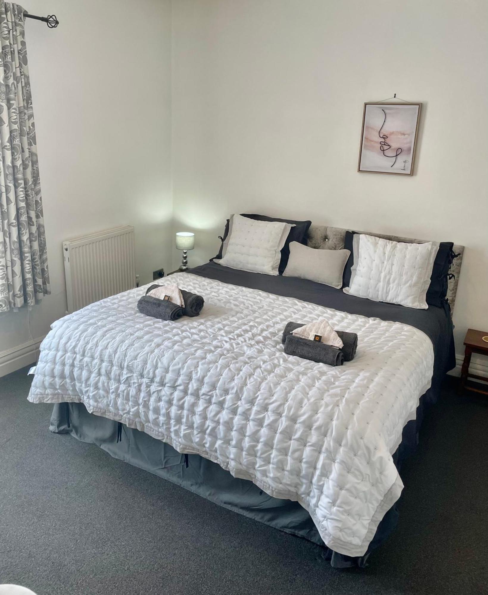 Entire In With Free Parking And A Private Patio Garden Blackpool