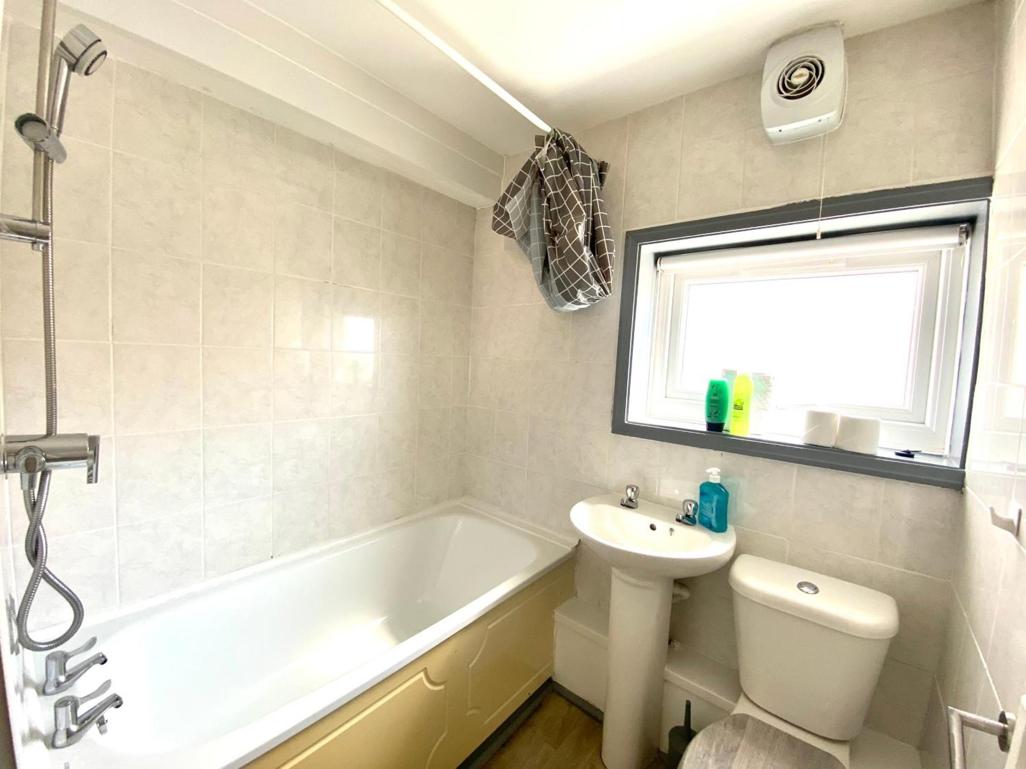 Kennedy House By Service Apartment *