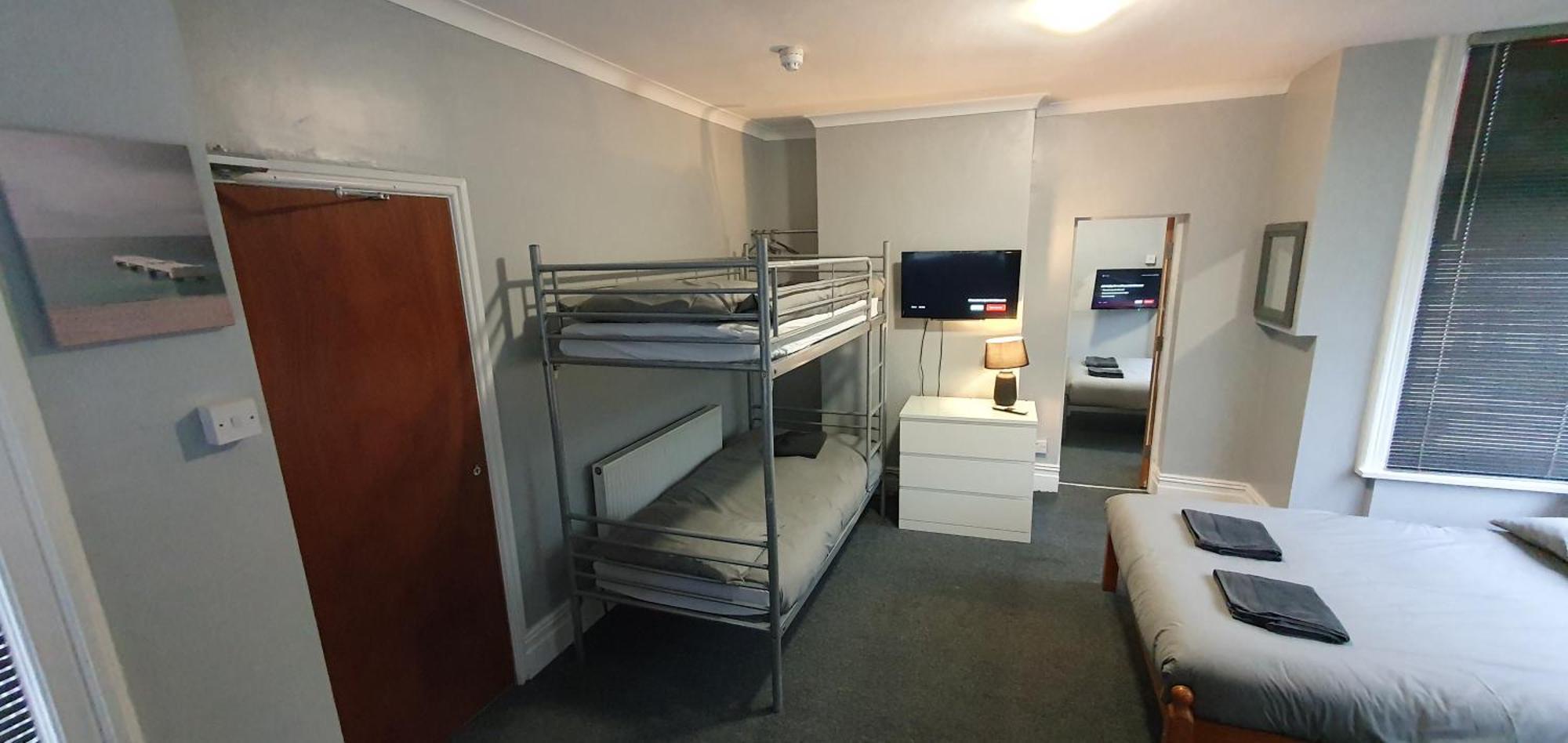 North Close To Station With Free Parking Blackpool