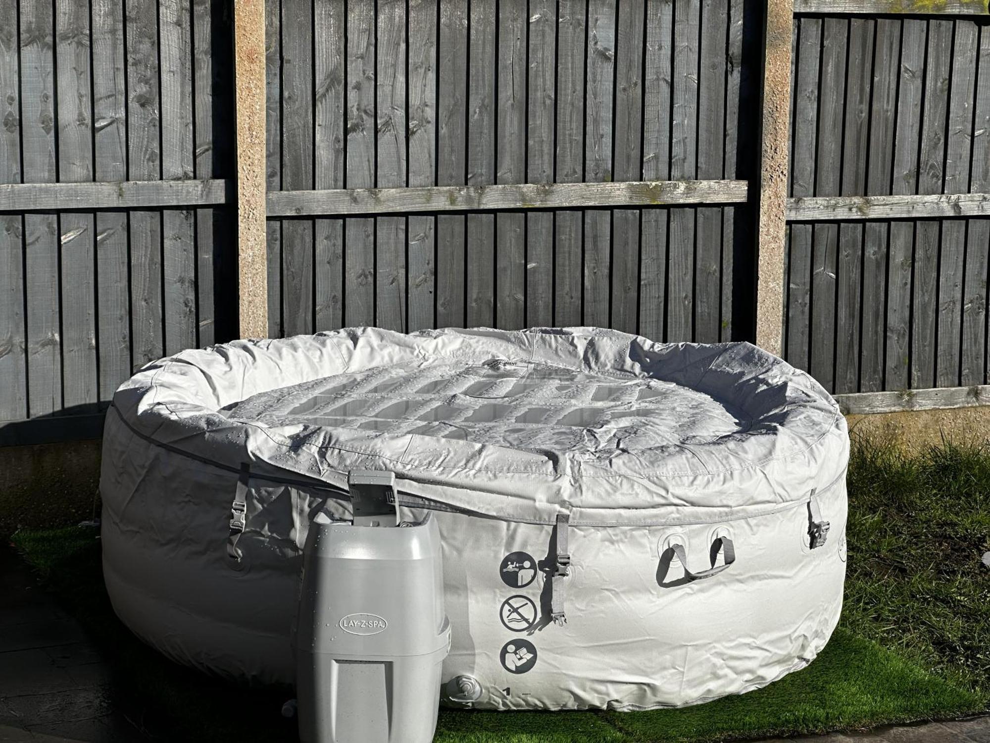 3 Bed House In With Cinema & Hot Tub Holiday home Blackpool