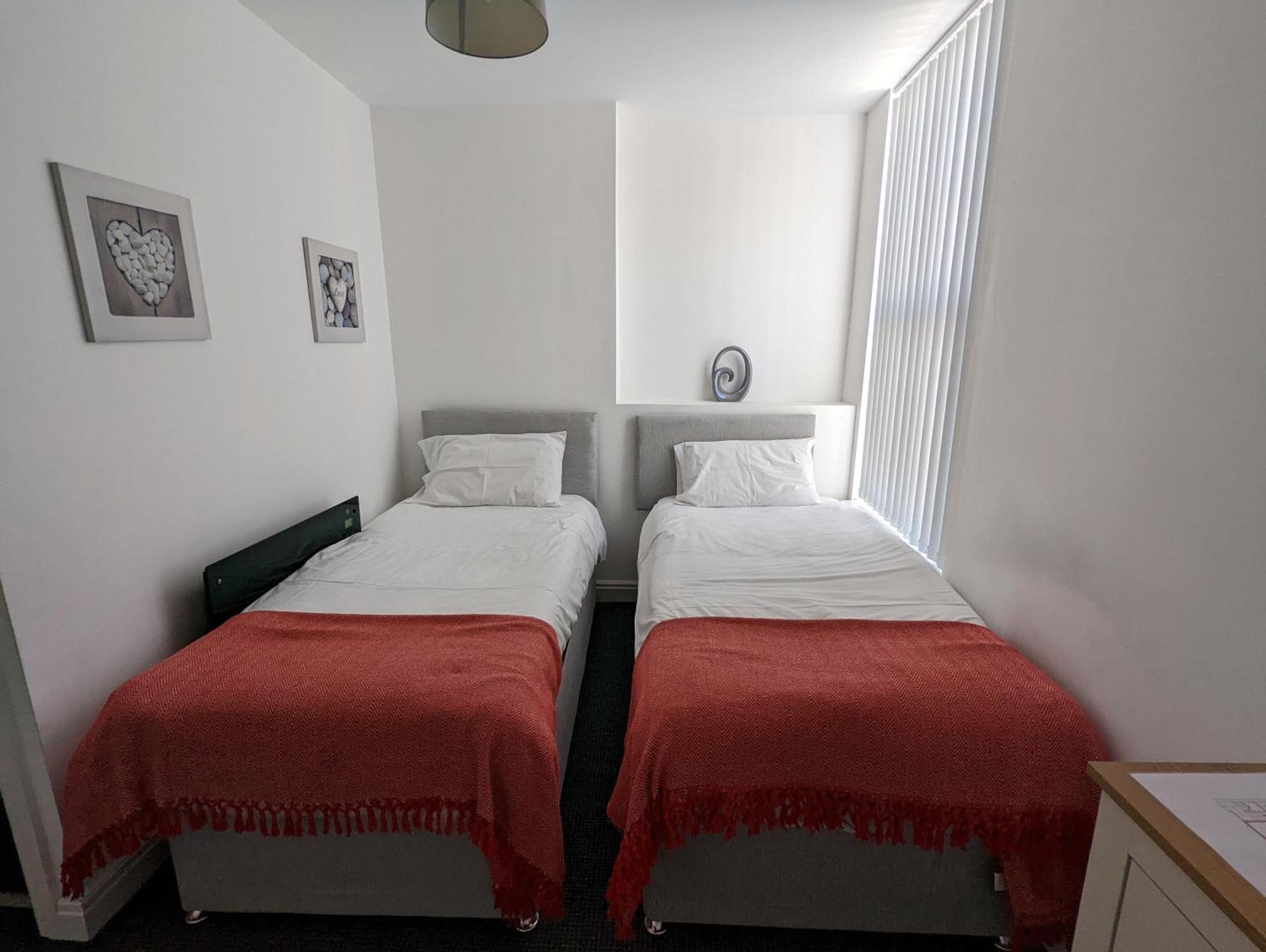 Coast Station Road Apartment *
