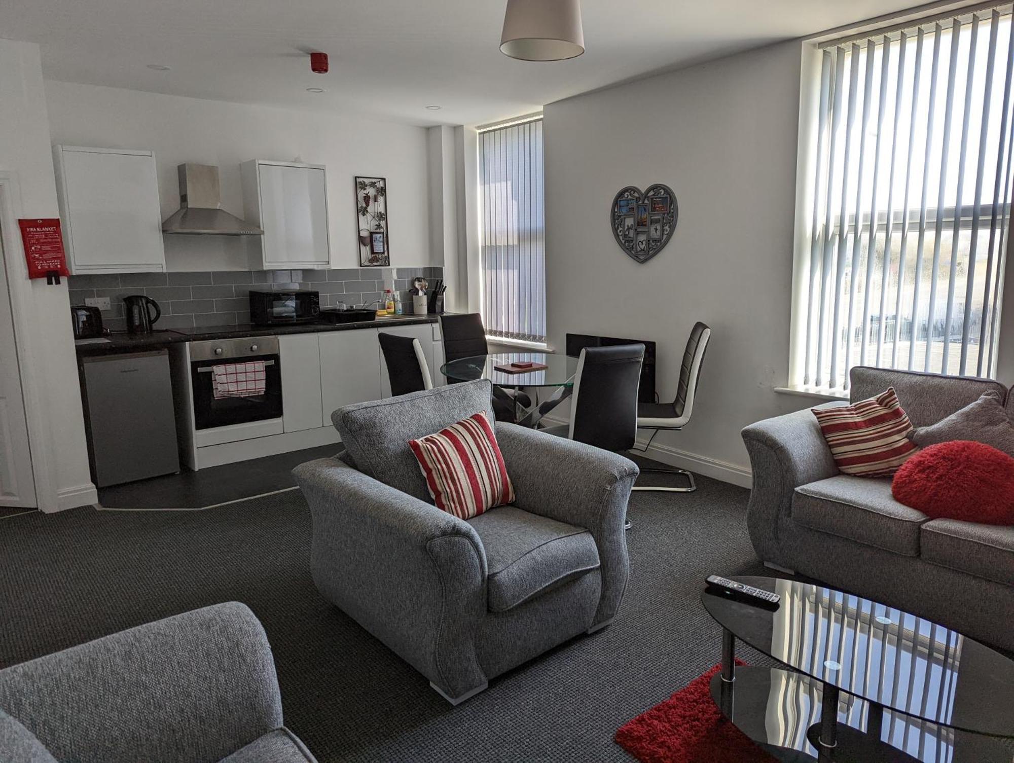 Coast Station Road Apartment *