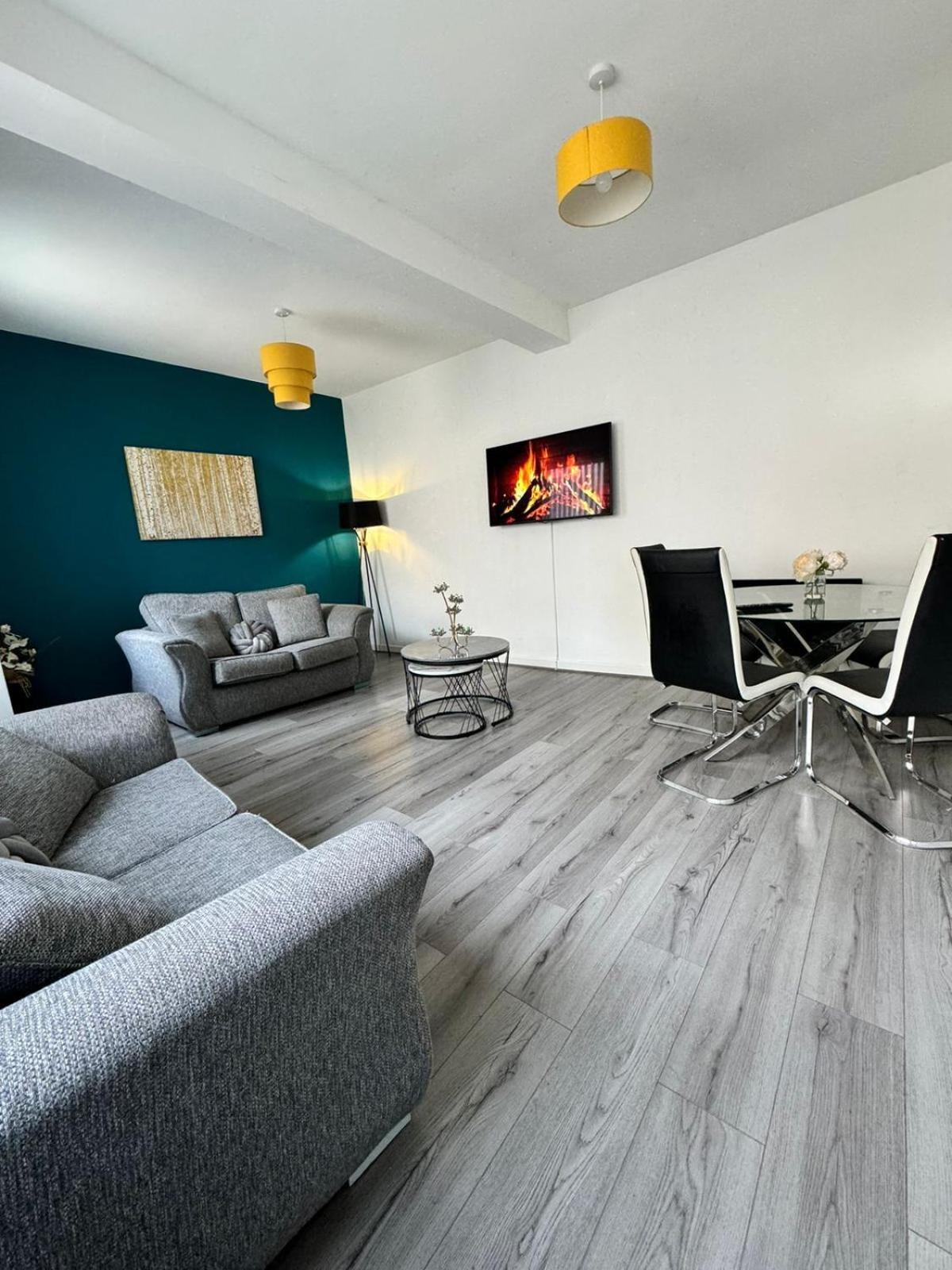The Belmont Sasco Apartment *