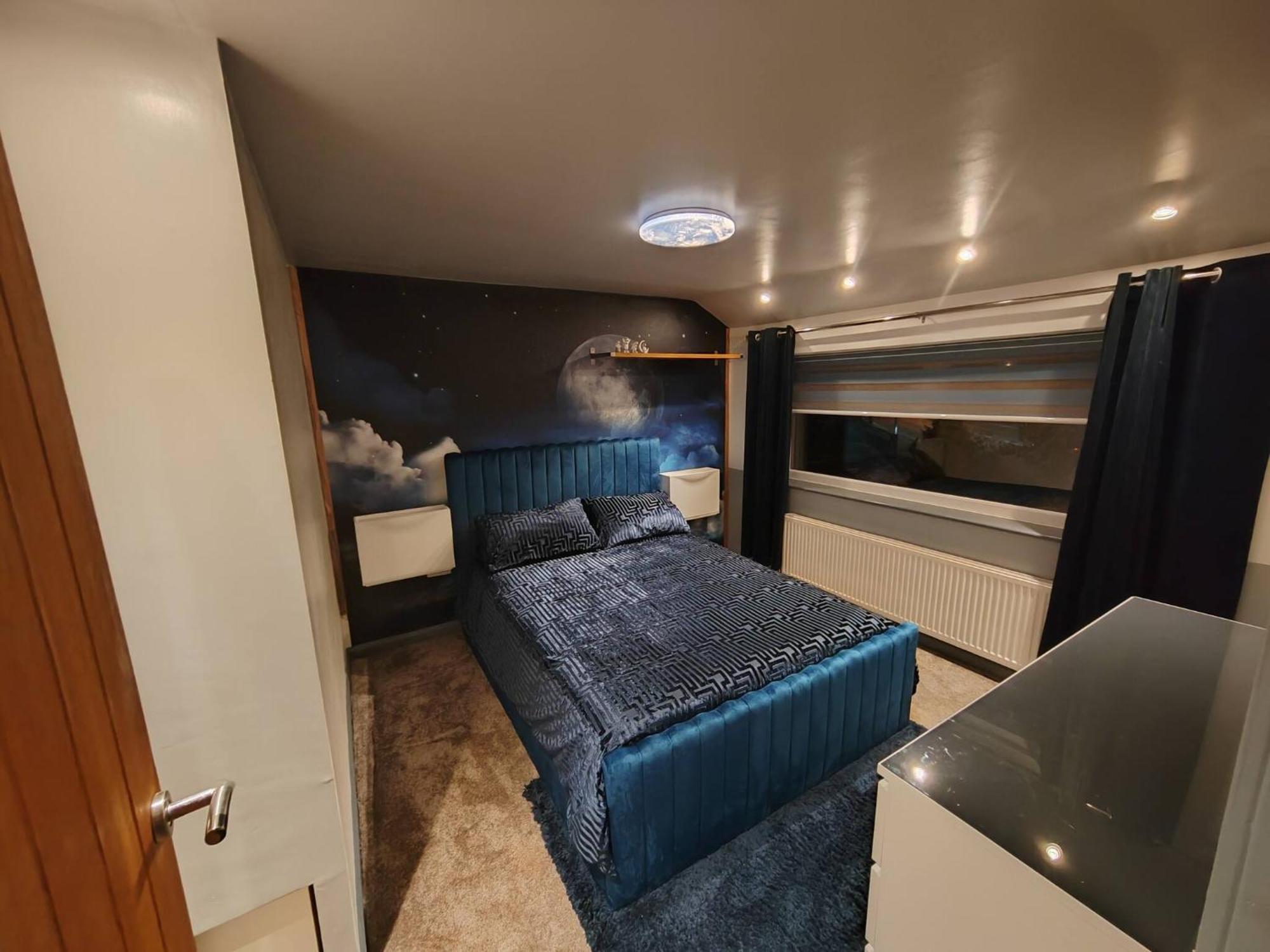 Cozy, Modern Family * Blackpool