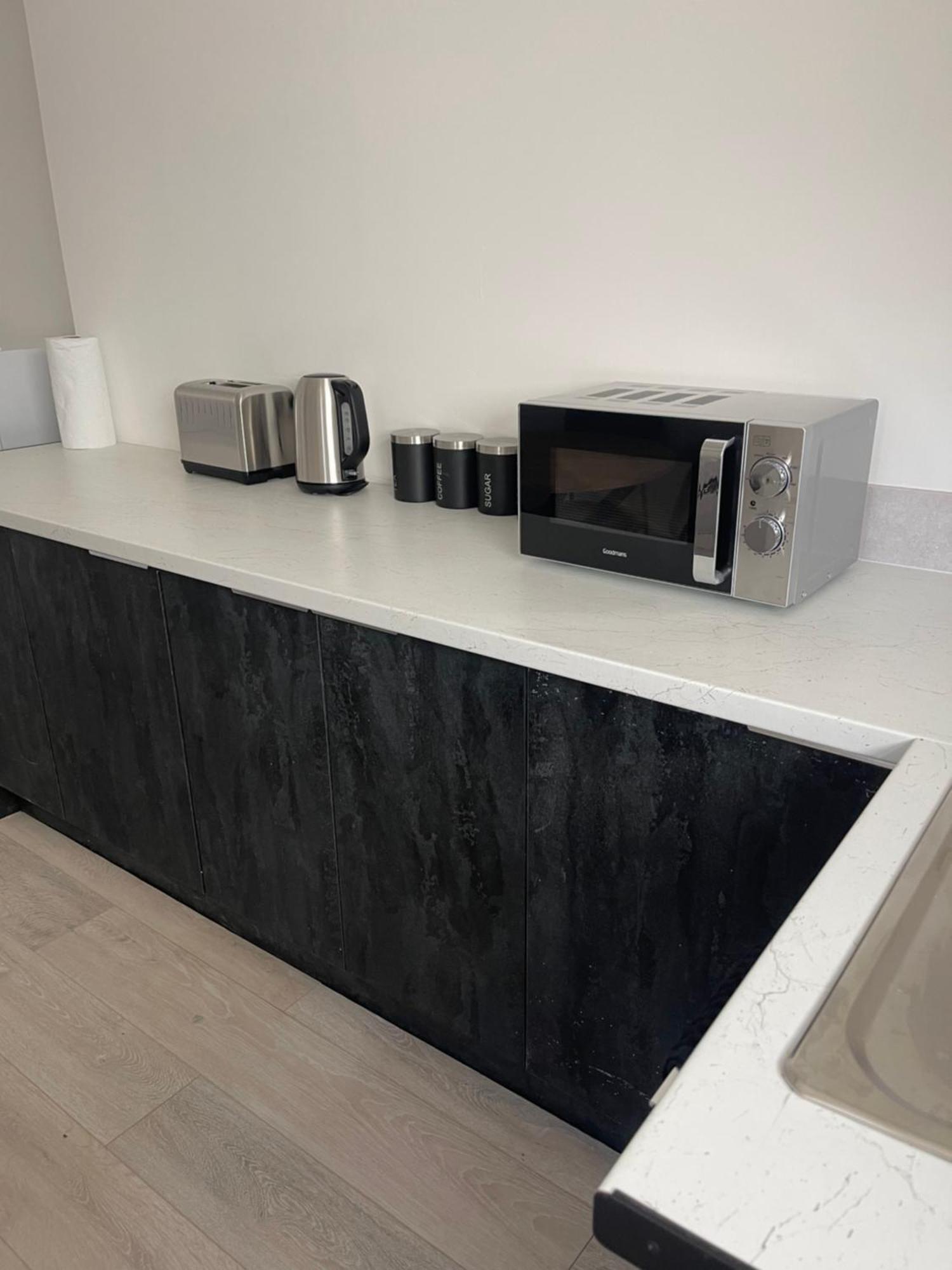 Ground Floor - Balmoral - 2 - Sleeps 6 Free Wifi Blackpool