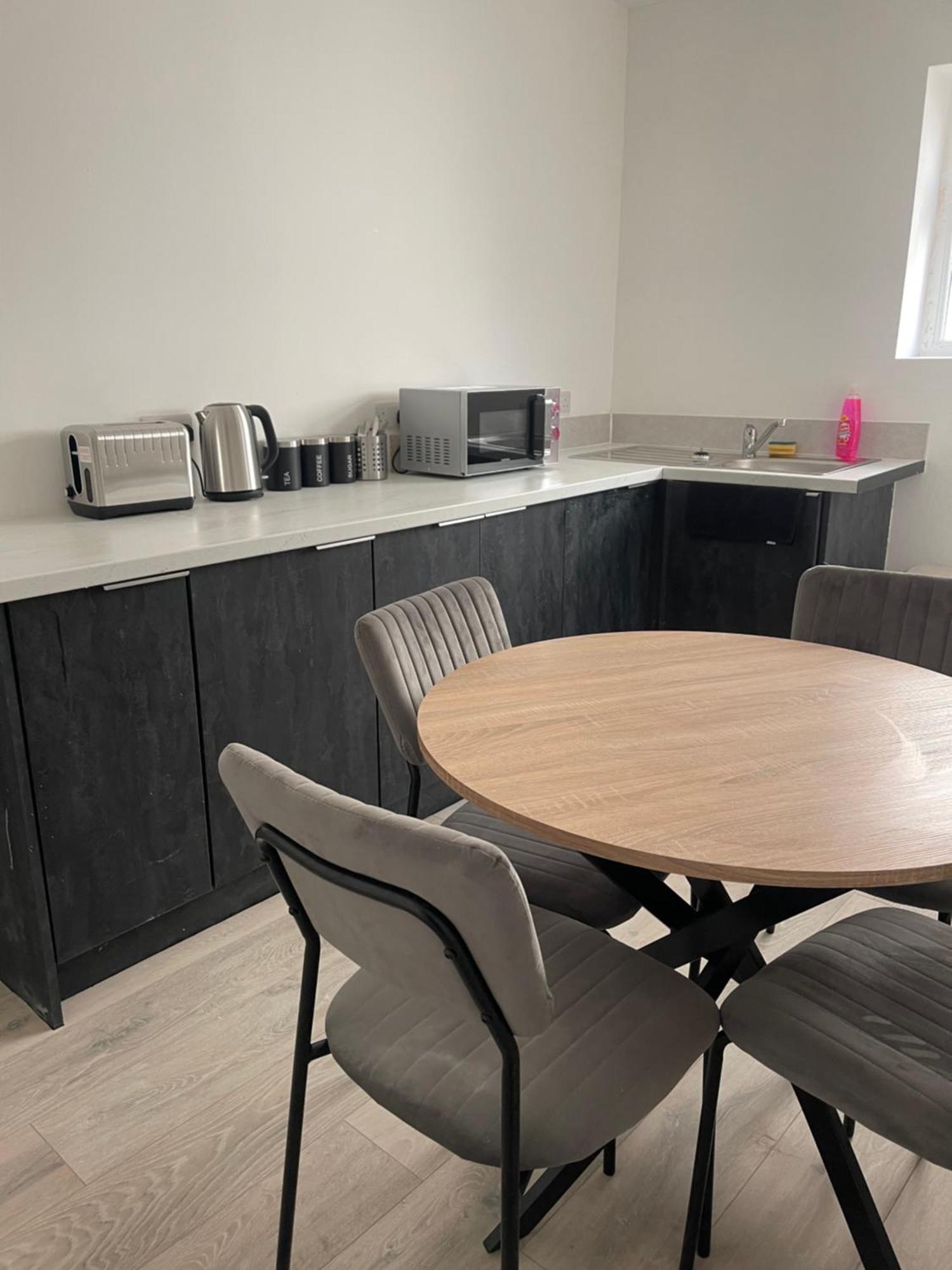 Ground Floor - Balmoral - 2 - Sleeps 6 Free Wifi Blackpool