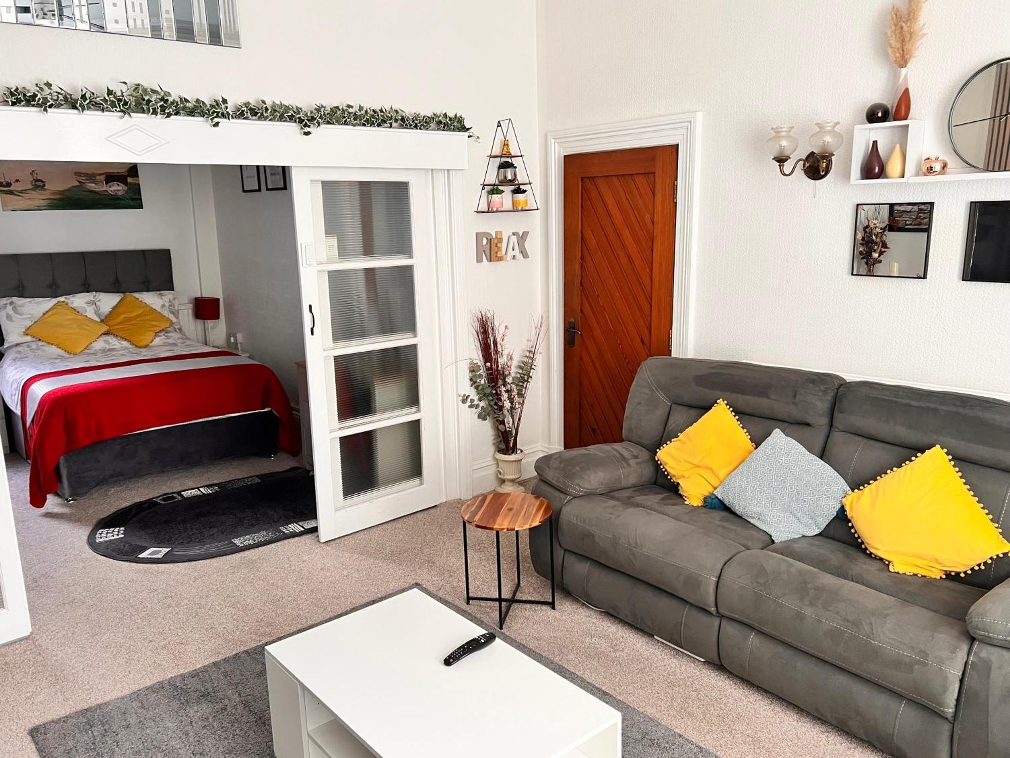 Guest house Victoria House - Self Catering Quiet - Adult Singles And Couples Only Blackpool