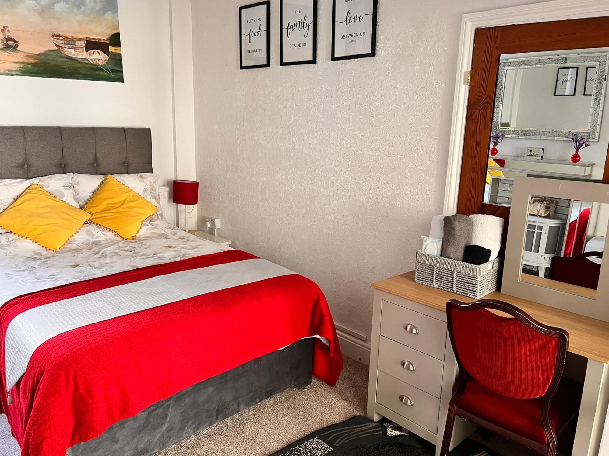 Victoria House - Self Catering Quiet - Adult Singles And Couples Only