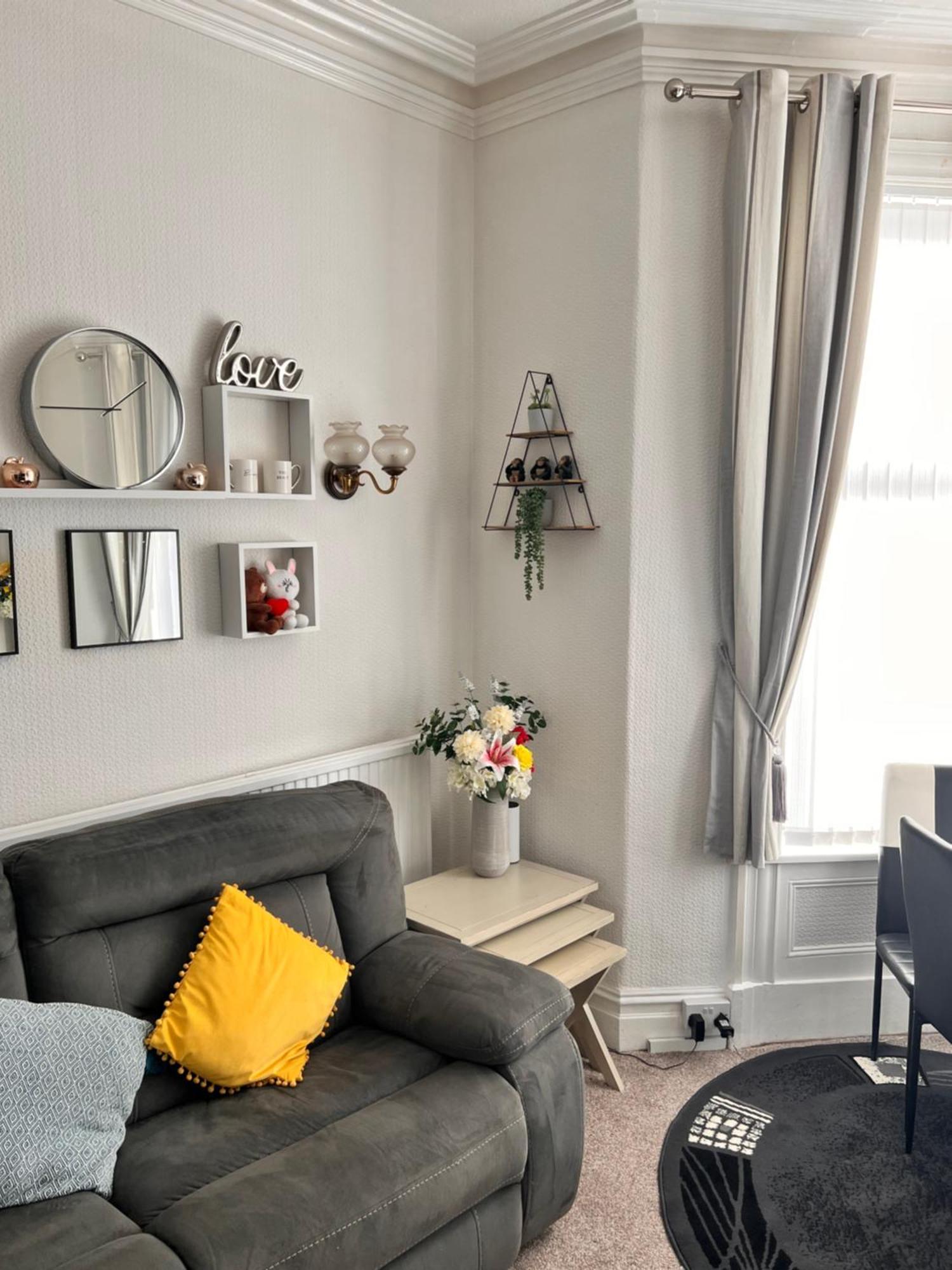 Victoria House - Self Catering Quiet - Adult Singles And Couples Only Blackpool