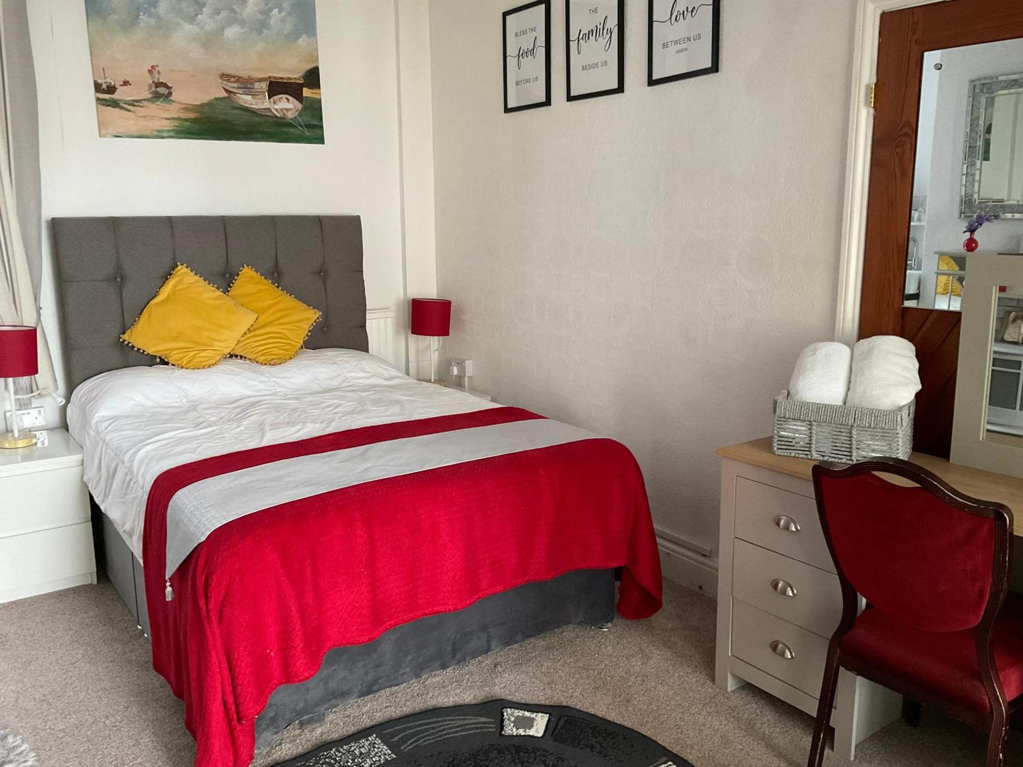 Victoria House - Self Catering Quiet - Adult Singles And Couples Only Guest house Blackpool
