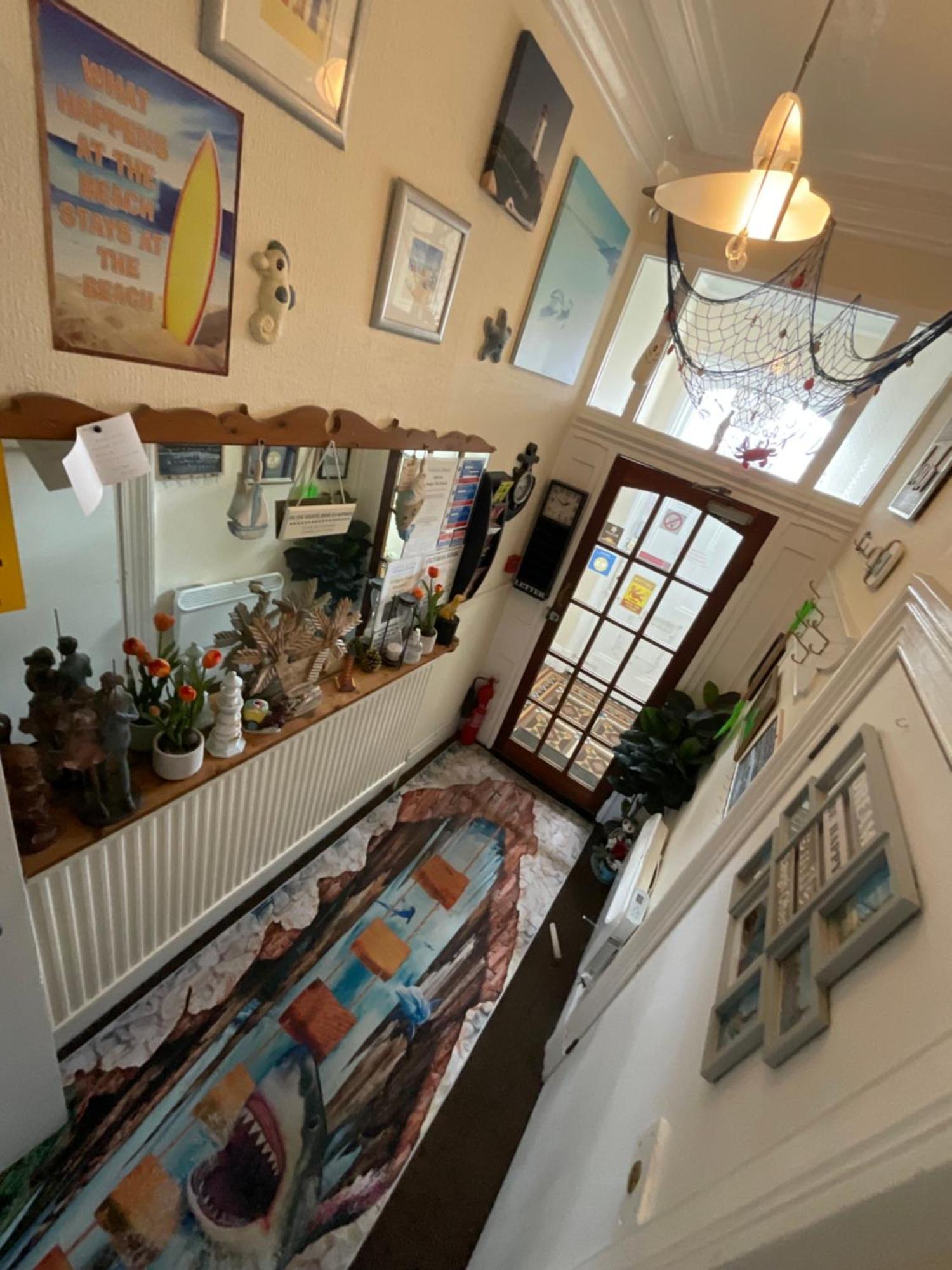 Victoria House - Self Catering Quiet - Adult Singles And Couples Only Guest house Blackpool