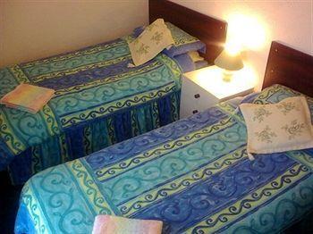 St Kildas, 3*