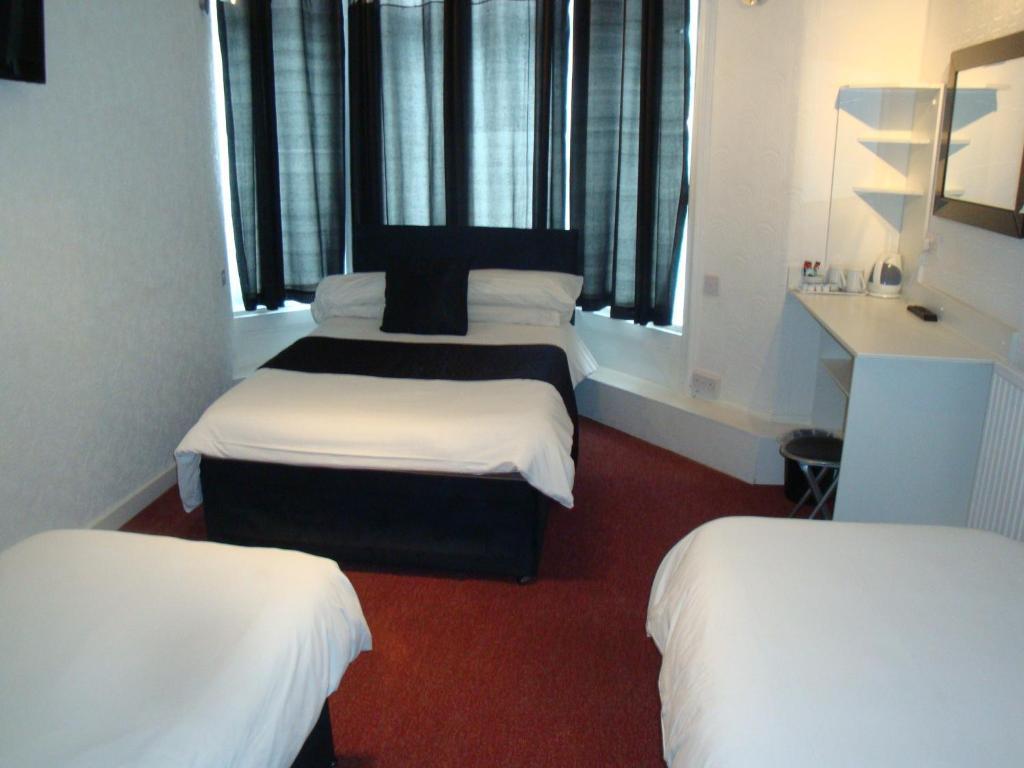 The Sandhurst 2* Blackpool