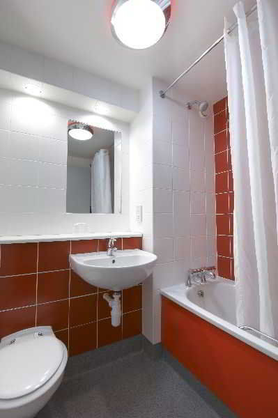 Travelodge South Shore 3*