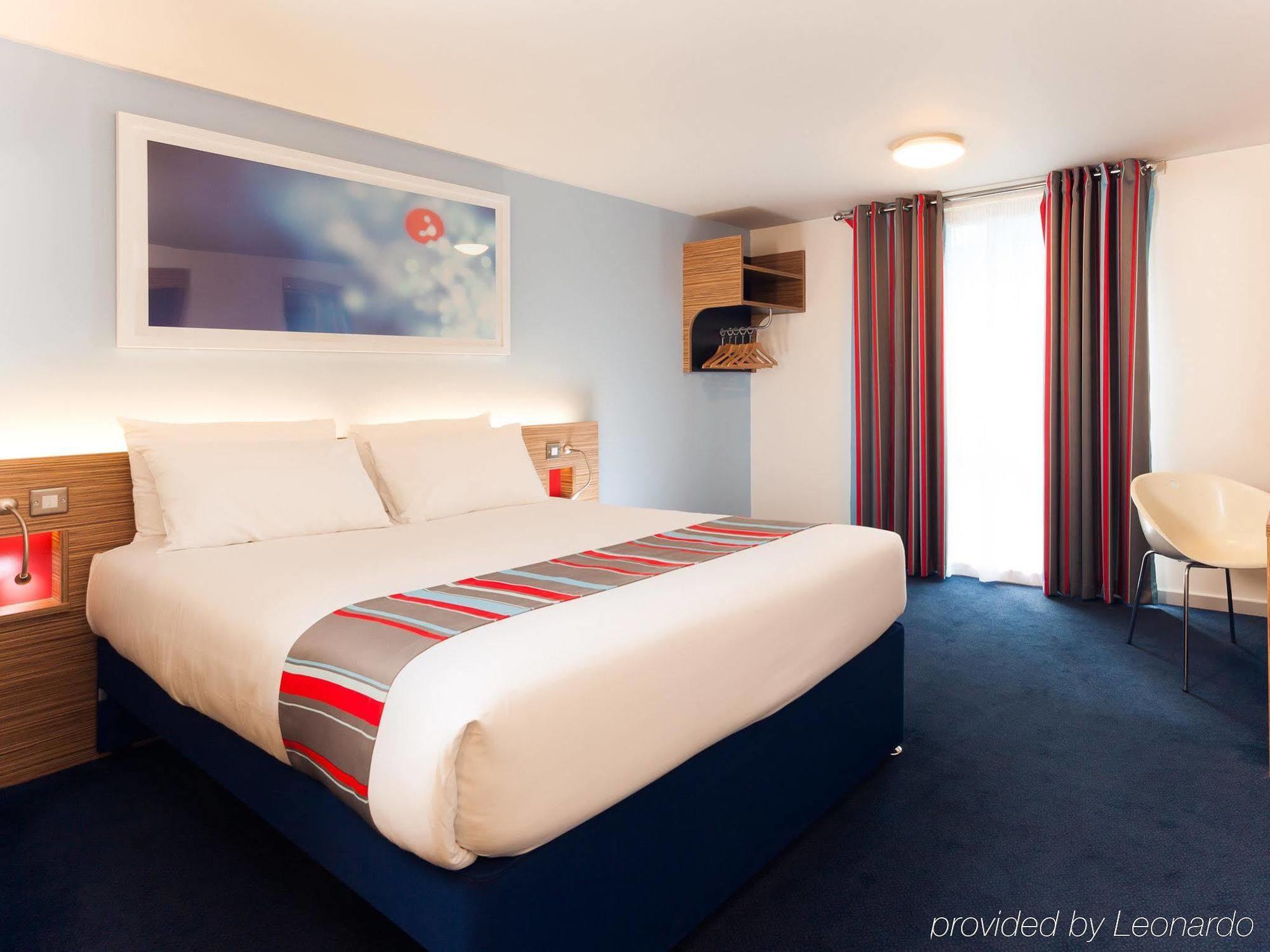 Travelodge South Shore Hotel