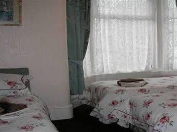 Guest house Willow Grove 3*