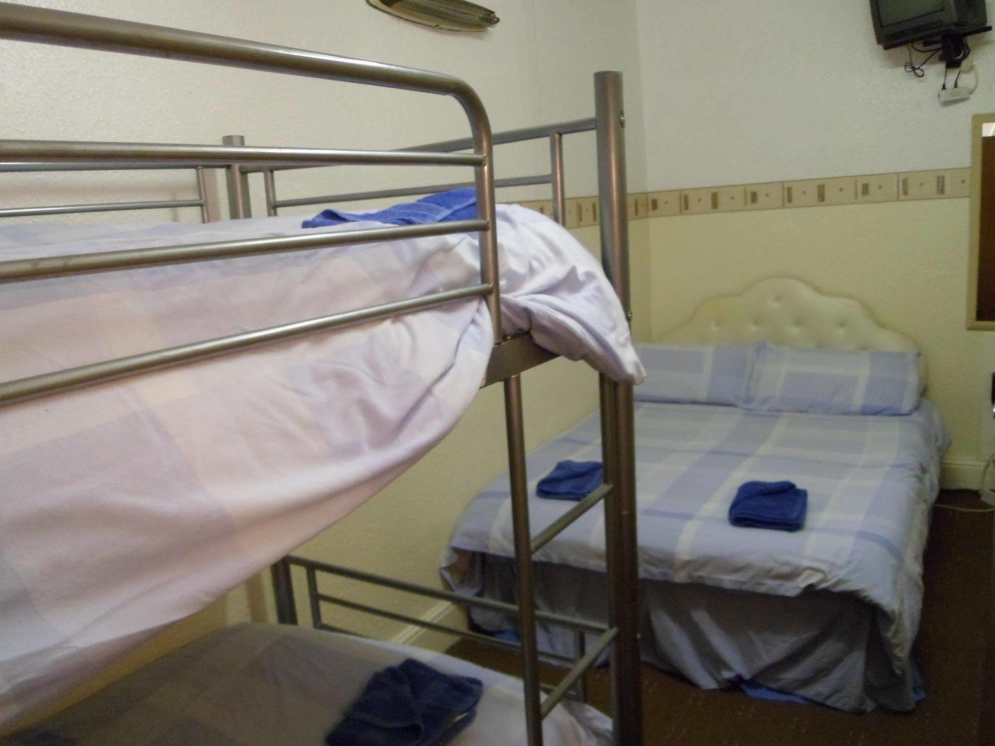 Bed & Breakfast Ardwick House 2*